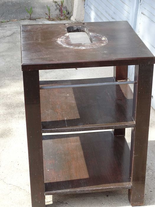 Drewniany stolik pod rtv lub inne.