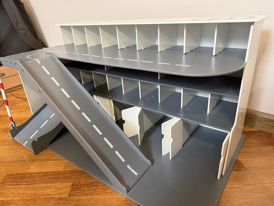 Гараж трек для модельок машин