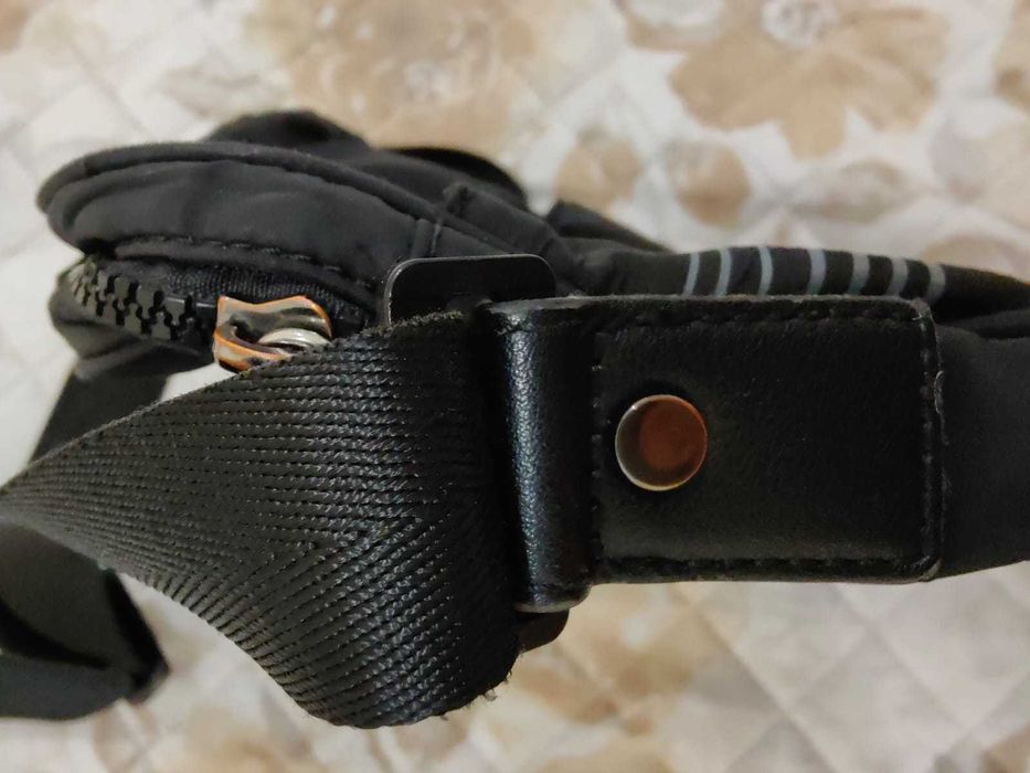 Mala tiracolo Guess em estado semi-novo