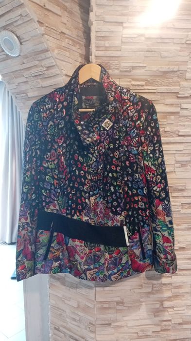 Продам жіночу курточку