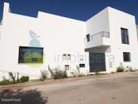 Moradia em fase de acabamentos - Propriedade horizontal - T3+T2+T0