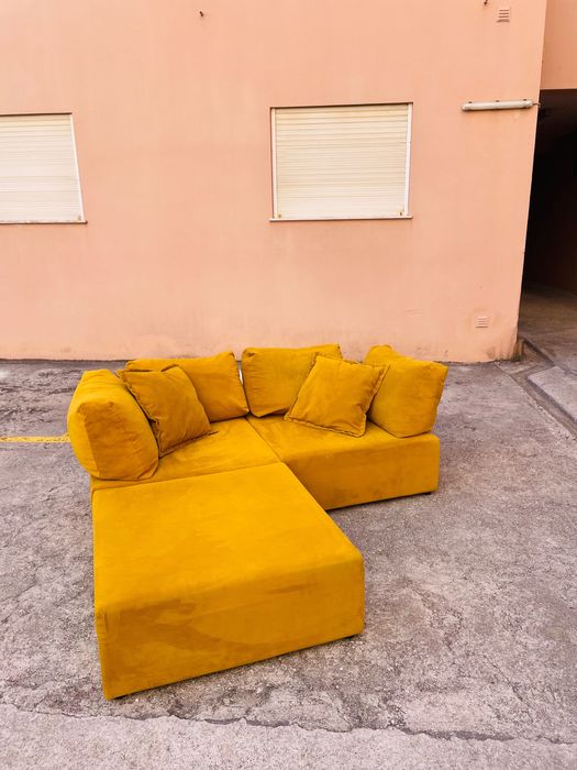 Sofá modular de 2 peças com 2 poltronas e puff de veludo Kata Sklum
