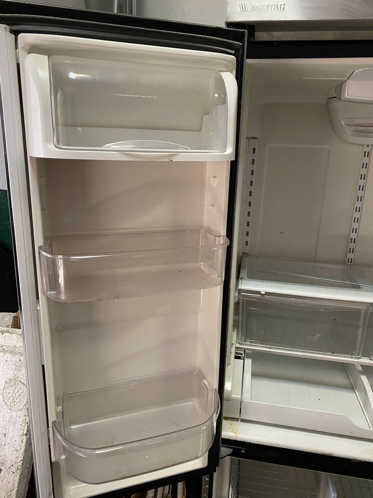 Холодильник MAYTAG