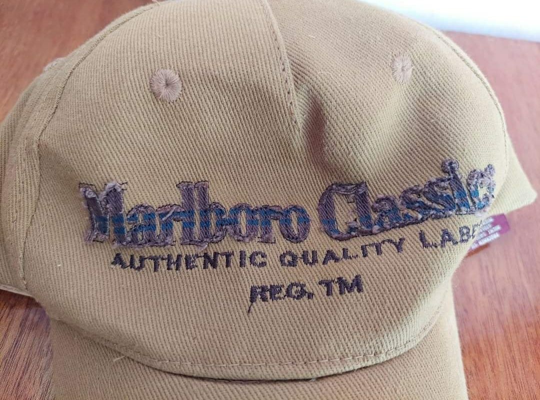 Бейсболка marlboro classic  оригінал 

Оли