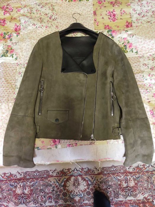 Куртка стильна жіноча з натурального замшу