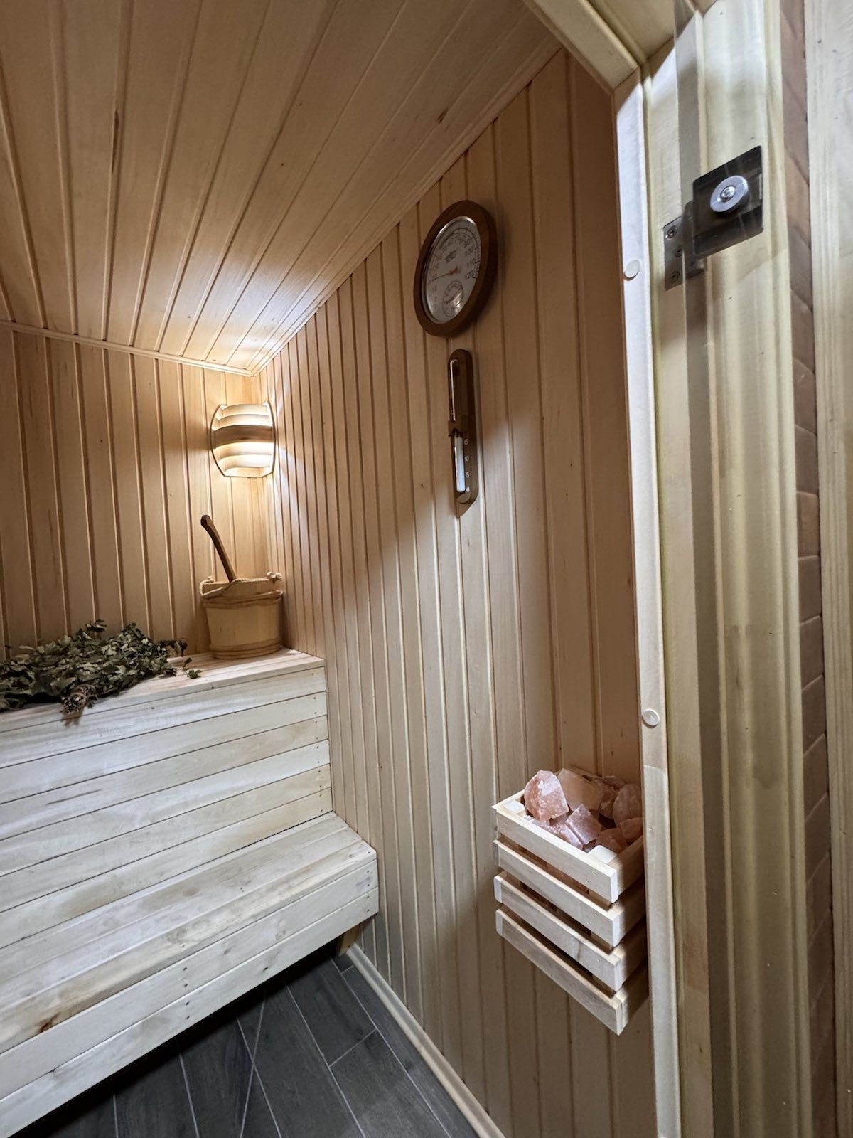 Оренда Біседки біля ставка