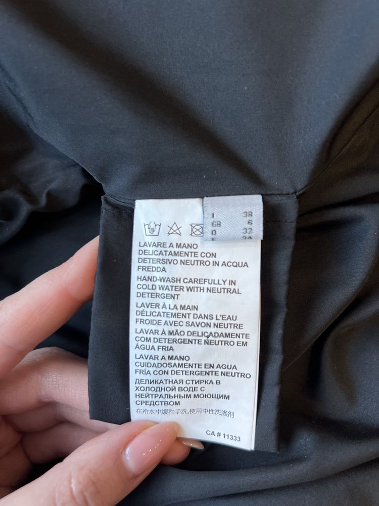 Czarna kurtka Pinko
