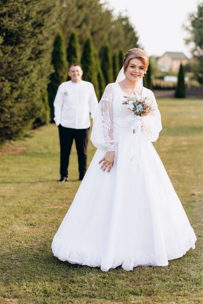 Весільна  вишита сукня