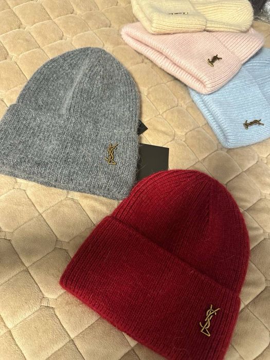 Тепла ангорова шапка жіноча  – стильна зимова модель