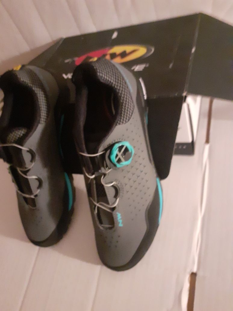 Buty nw nowe X-trail plus wmn