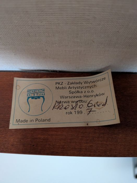 Stół z krzesłami PKZ Zakłady Wytwórcze Mebli Artystycznych z 1997