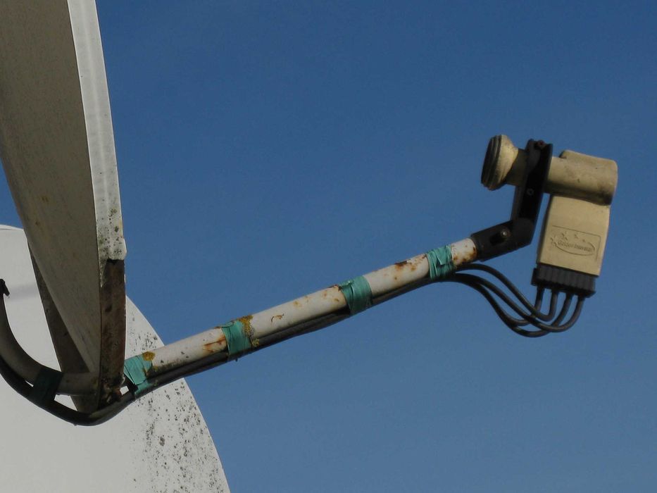 Спутнікові антени і тюнери