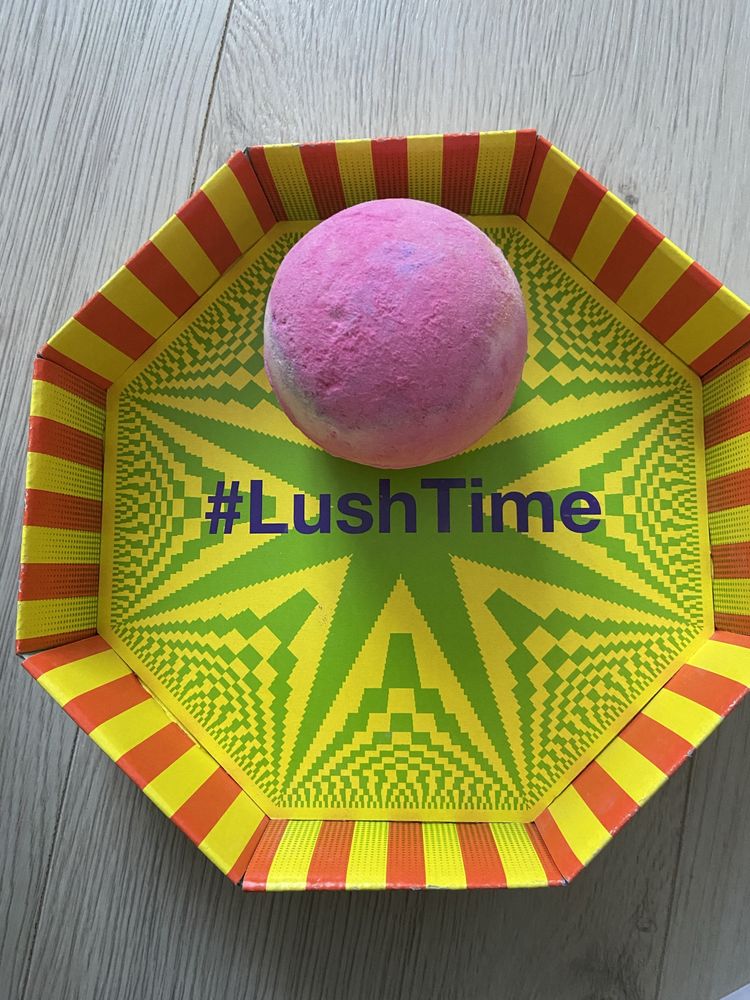 Бомбочка для ванни LUSH