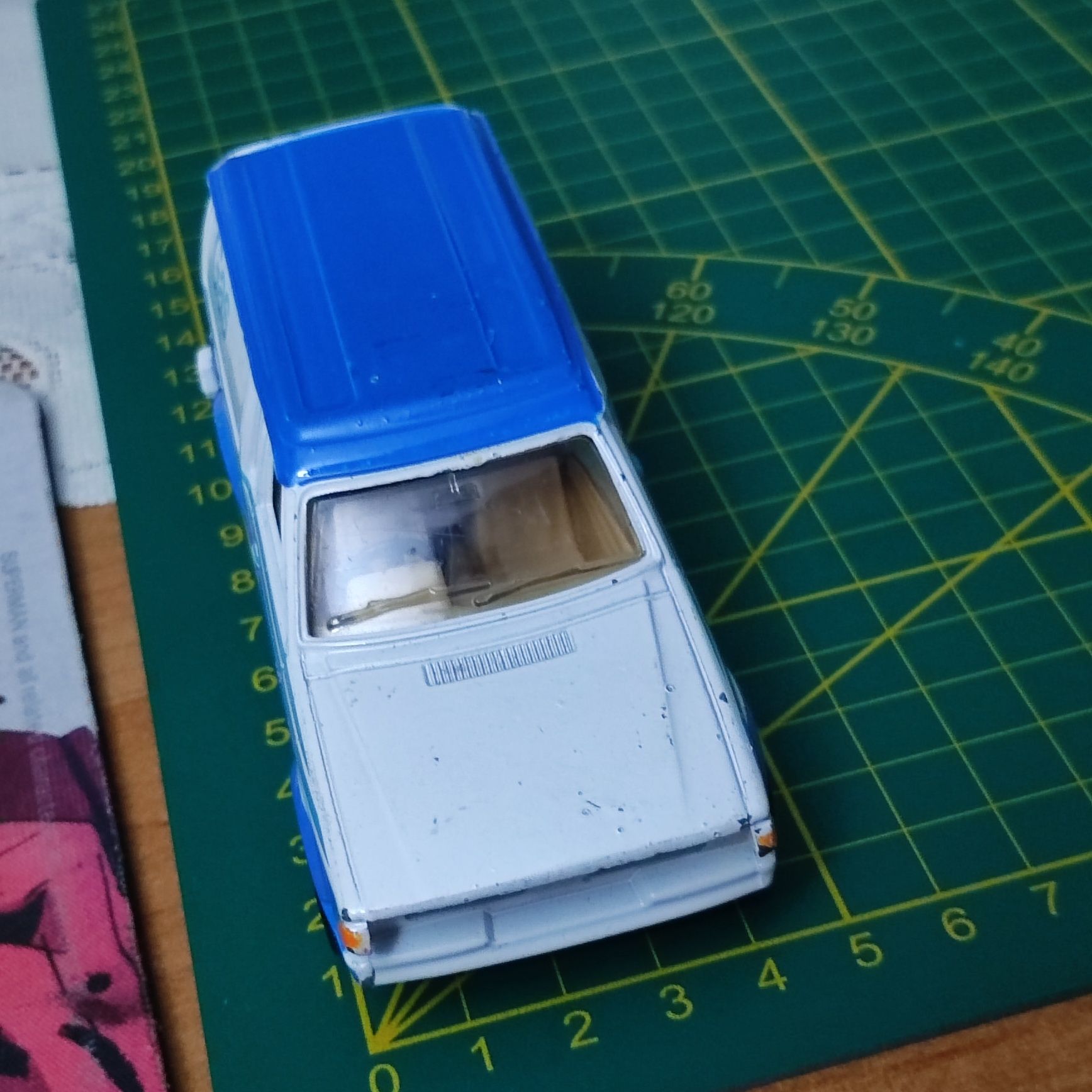Corgi Ford Escort 1:36