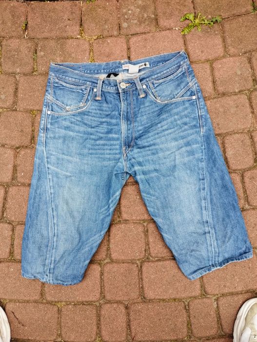 Spodenki Levi’s Engineered Jeans Ikoniczna Linia  Zdjęcia są przeswiet