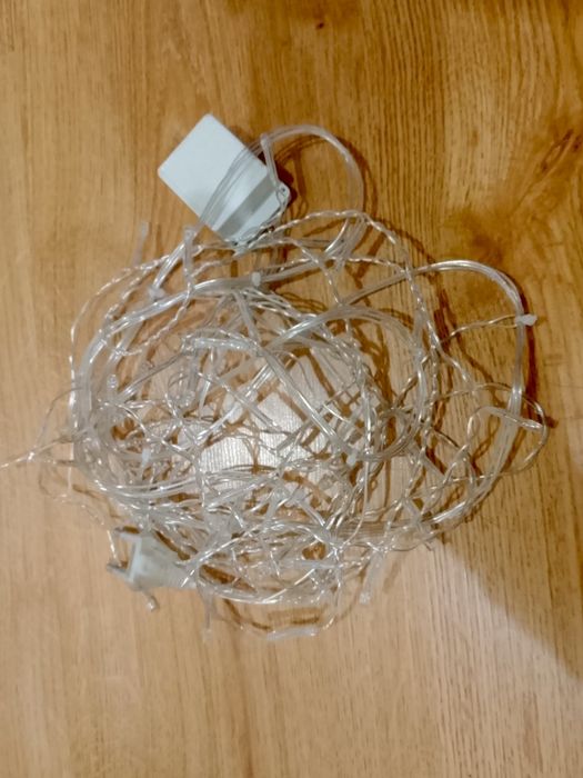 Віддам гірлянди новорічні.