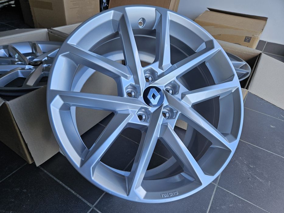 Renault 18 " Nowe 5x114,3 Megane Talisman Laguna Felgi Srebrne Borbet