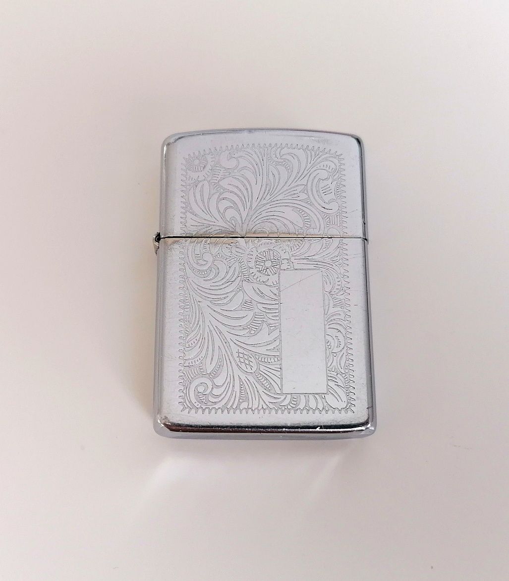 Zippo Venetian Chrome z 1990 roku