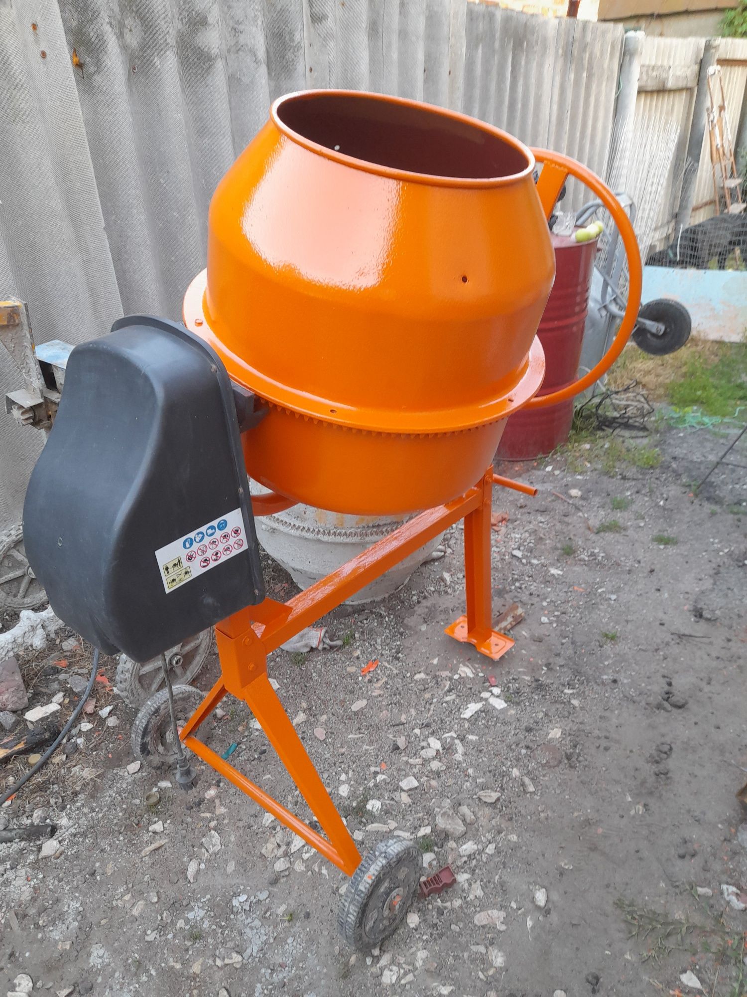 Бетономешалка 160л польша.