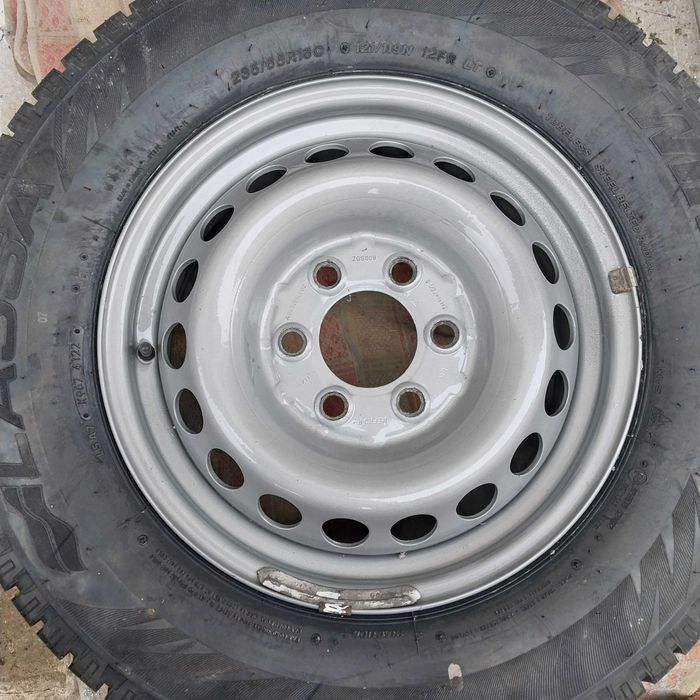 колеса в зборі шини Lassa Wintus2 235/65 R16C + диски Sprinter W906