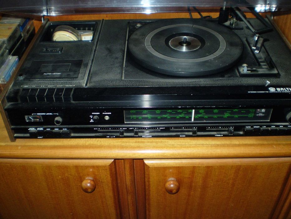 Record player with radio and cassette player64585958447107120
