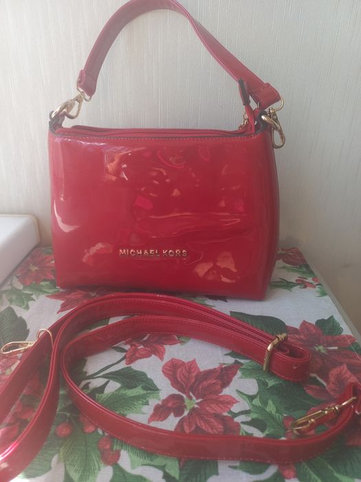 Сумка через плече Michael Kors