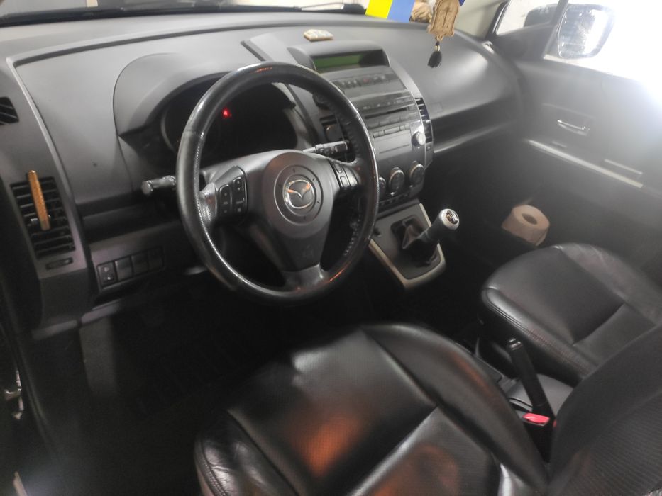 Продам автомобіль Мазда 5