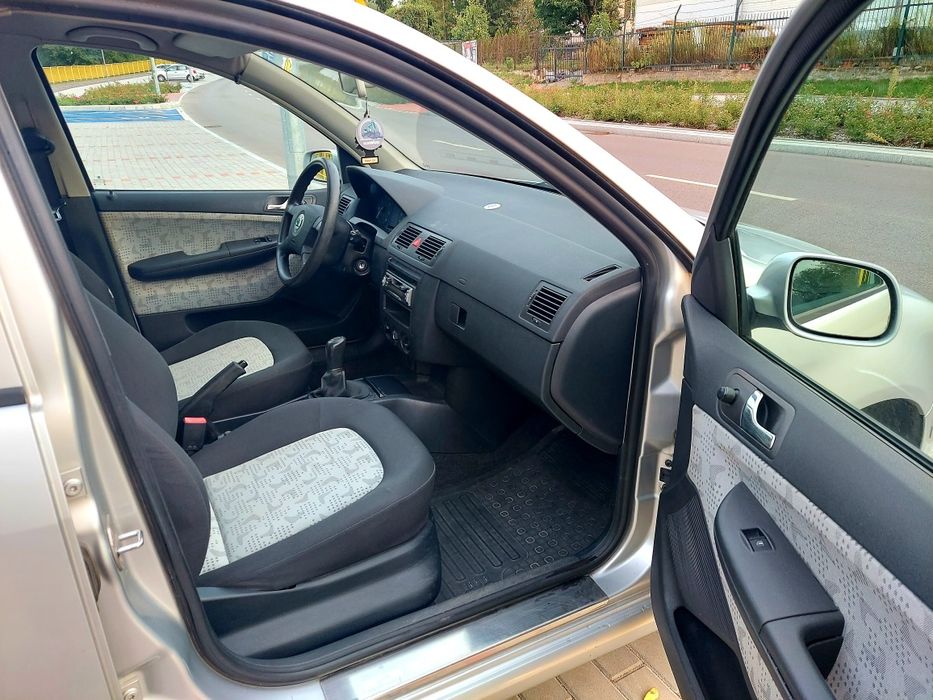 Skoda Fabia Kombi 1.4 MPI Salon Polska