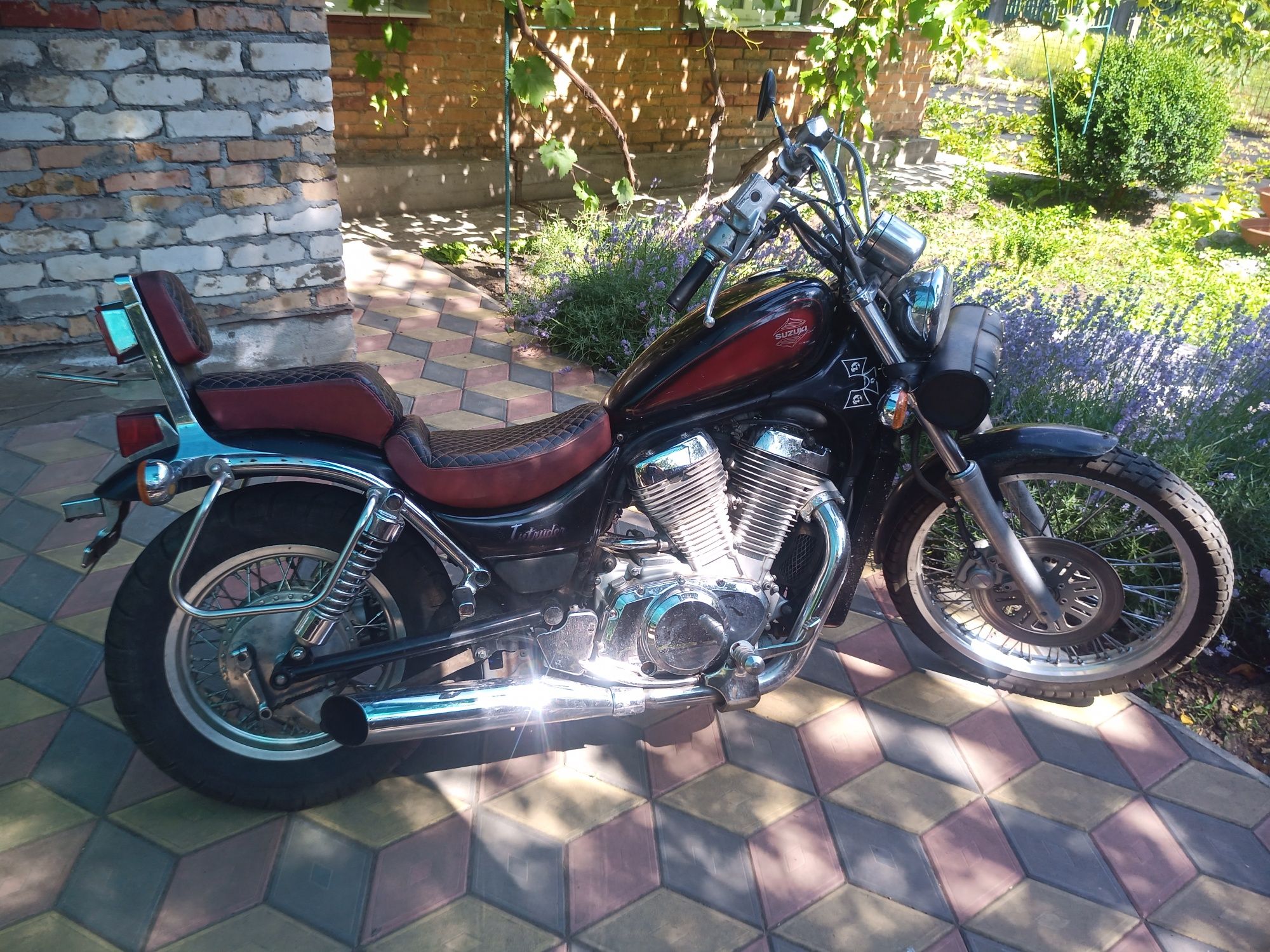 Suzuki intruder VS 400