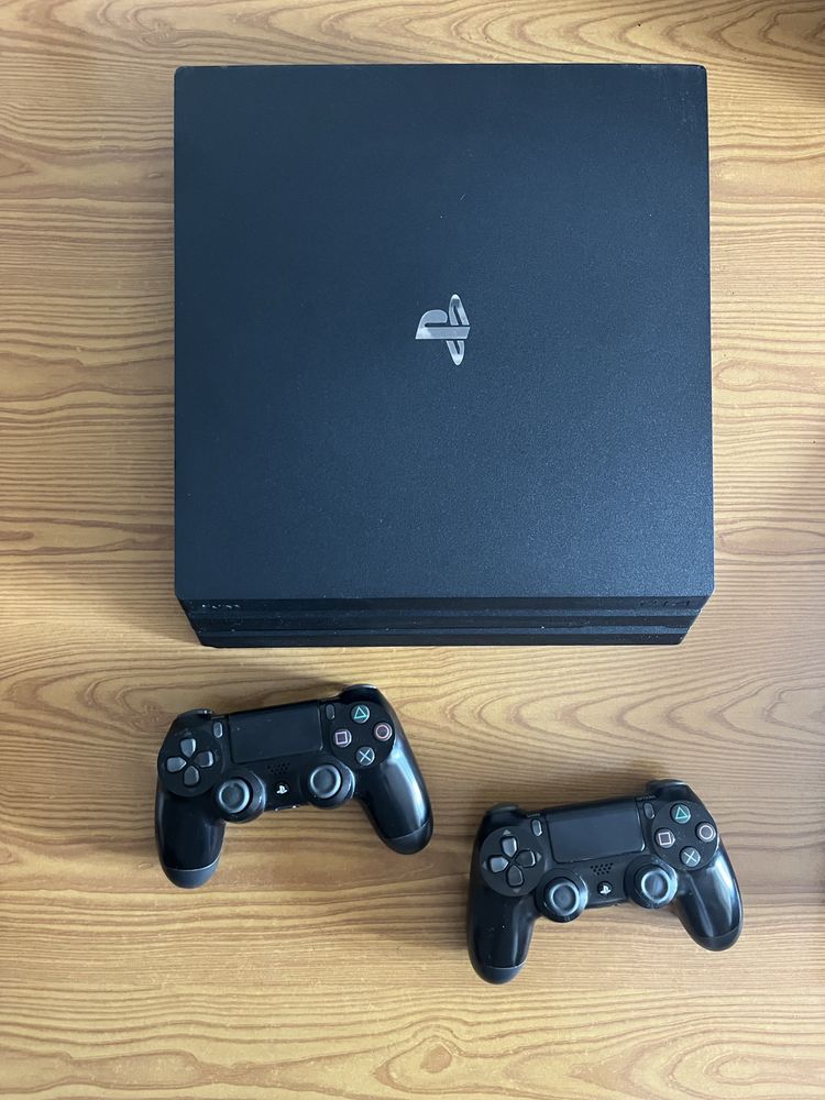 Продається ігрова консоль PS4 pro на 1 Тб