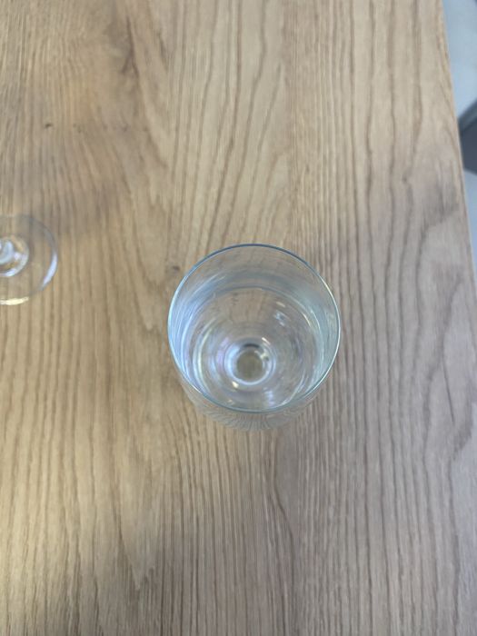 Sprzedam kieliszki do wina