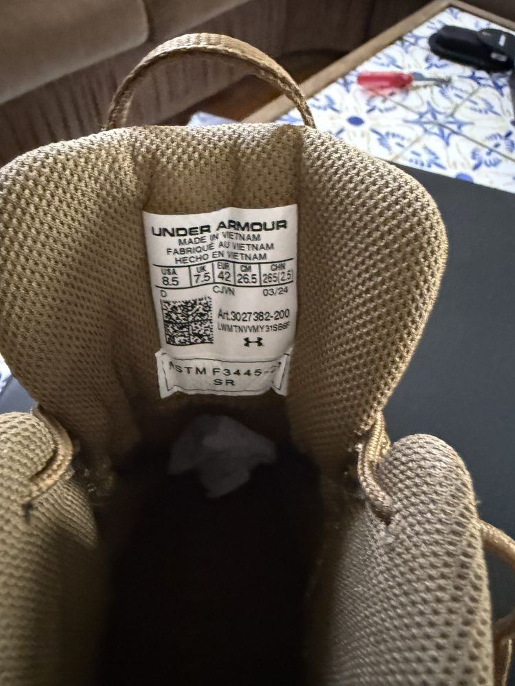 Botas táticas Under Armour - Coyote