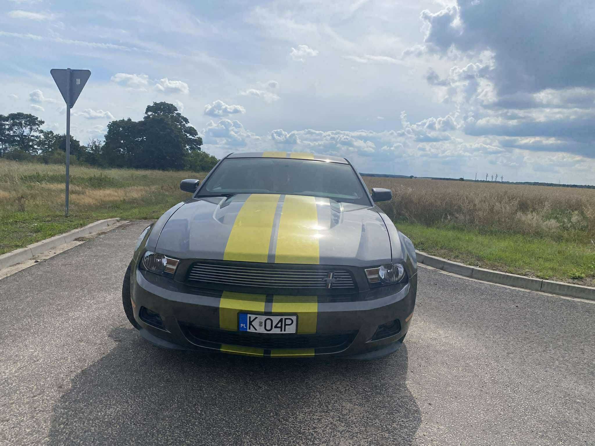Ford Mustang 3.7 v6 2011r