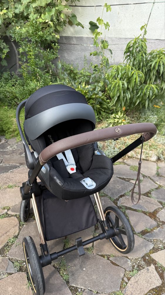 Продам автокрісло Cybex CLOUD Z i-SIZE + база Base Z
