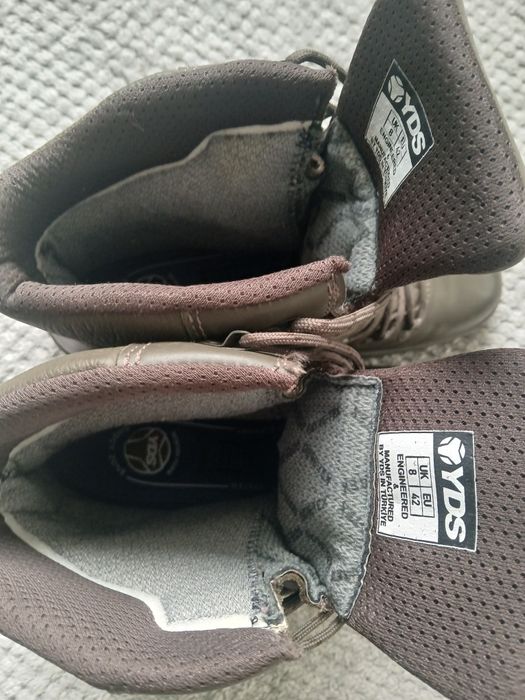 Продаються зимові. берці  YDS,,шкіряні.