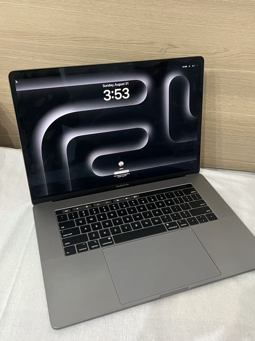 Macbook pro 2018 Touchbar 15 inch
