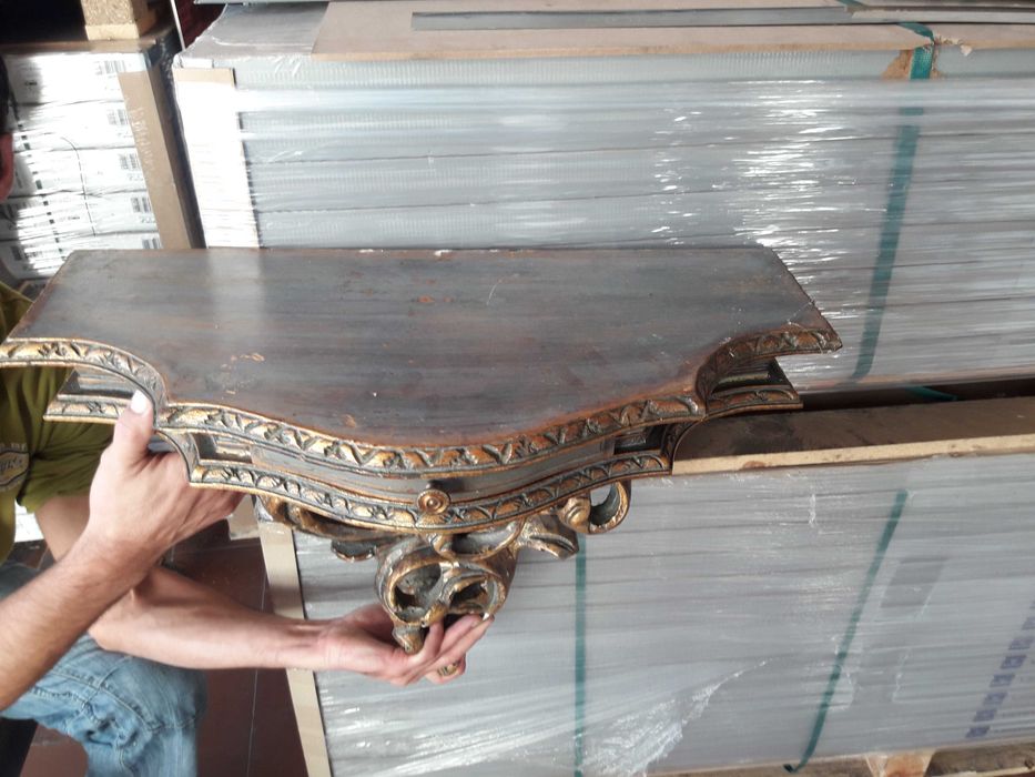 CAMA com cabeceira em CONCHA folheada a folha de ouro