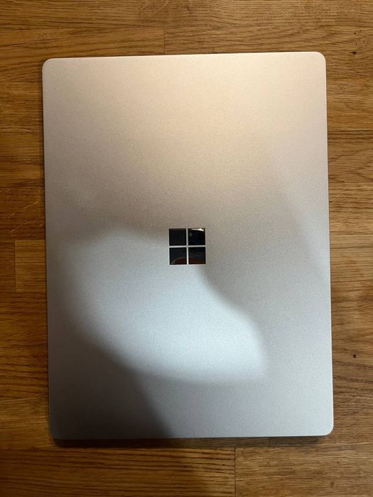 Microsoft Surface Laptop Go