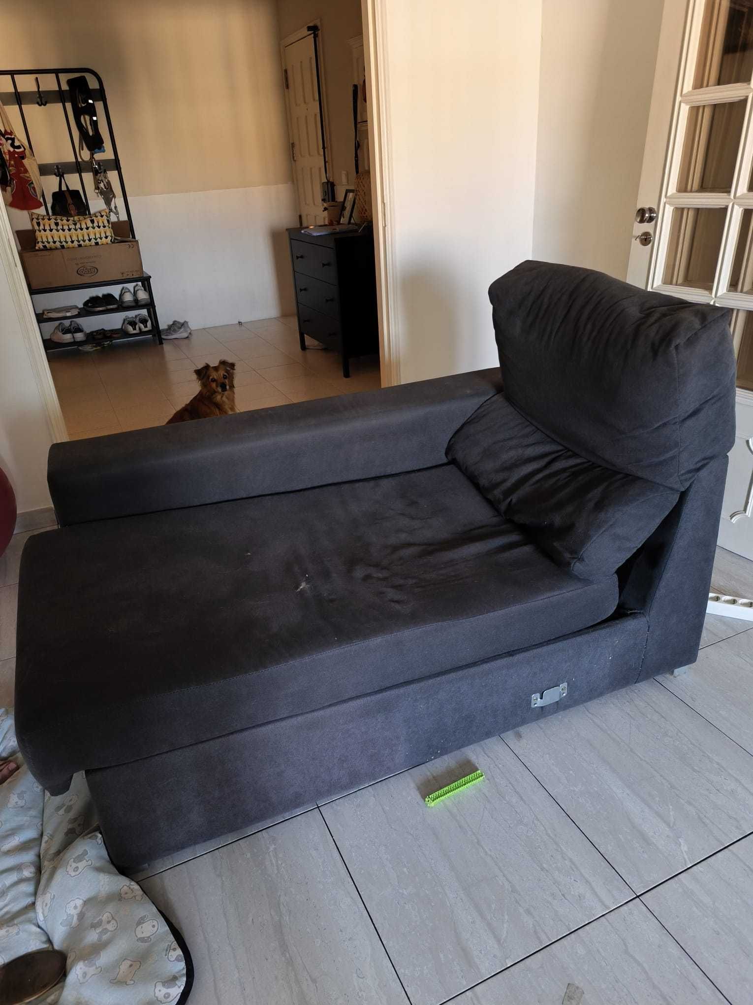 Sofá com Chaise Longue – 260cm – 2 Poufs + Arrumação – 250€ Negociável