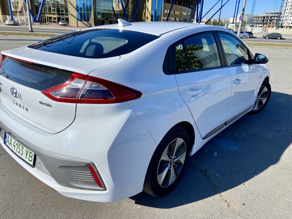 Продам Hyundai Ioniq electric 2018