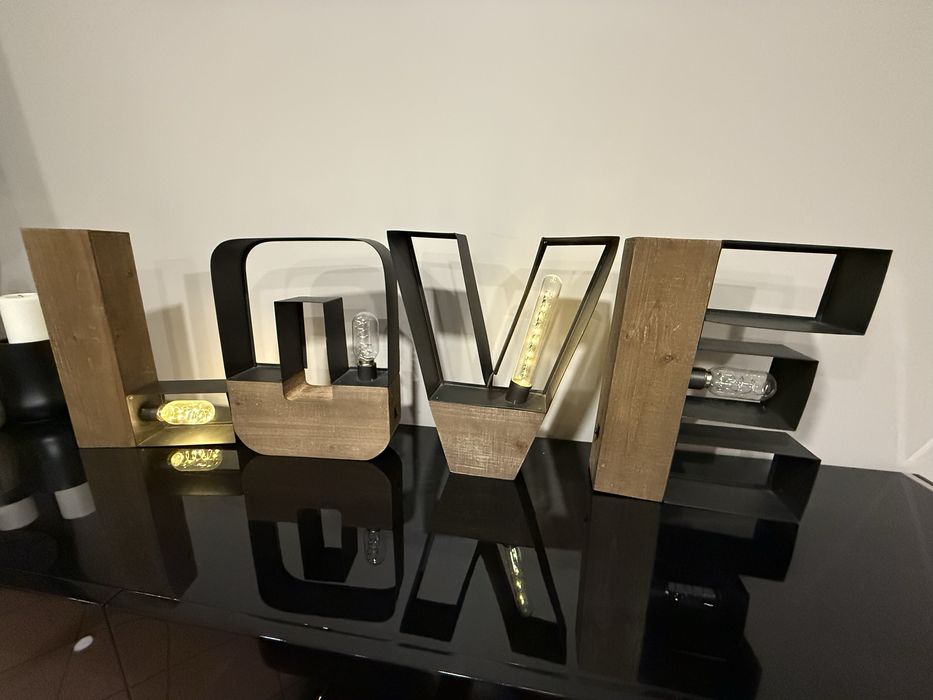 Candeeiros a pilhas LOVE