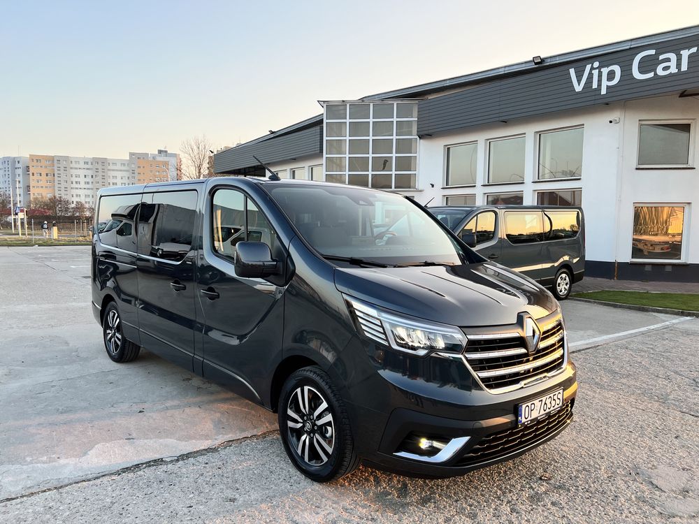 Wypożyczalnia busów Renault Trafic SpaceClass Vip Bus Automat 9 osobow