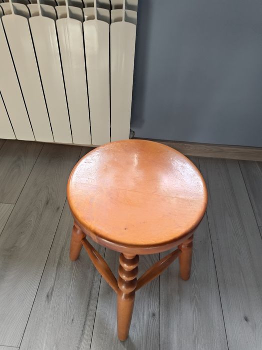 Sprzedam taboret drewniany
