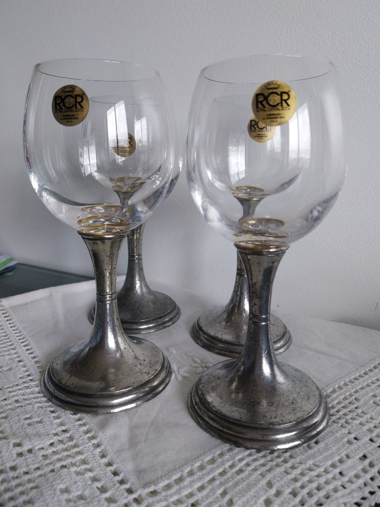 Conjunto de 4 copos cristal Royal Crystal Rock, com pé em estanho