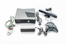 Konsola XBOX 360 Slim model 1439 | 250 GB | komplet + KINECT