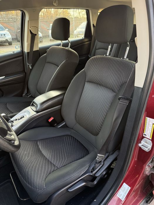 Dodge journey 2.4 газ/бенз автомат 2011 мінімальні пошкодження