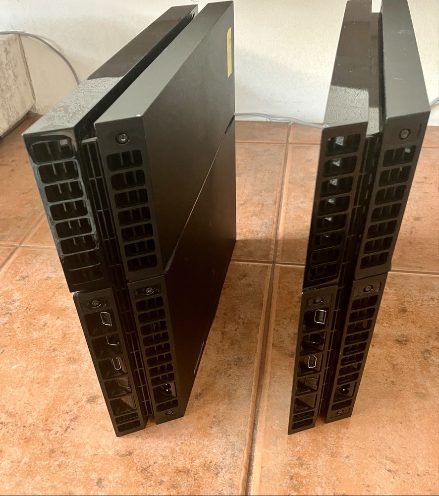 Duas Playstation 4 (FW 6.72 e 11.02) (ver descrição)