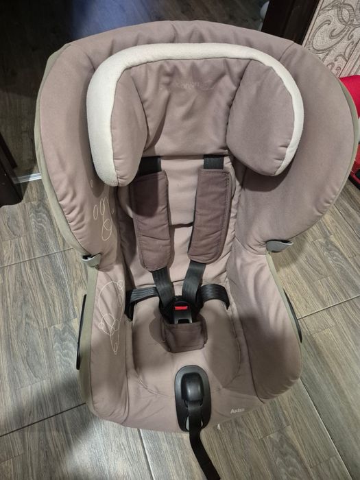 Автокрісло Bebe Confort Axiss