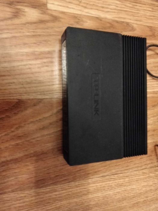 Продам  свіч tplink
