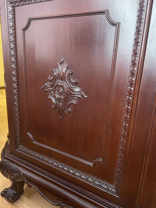 Komoda , bielizniarka z drzewa.